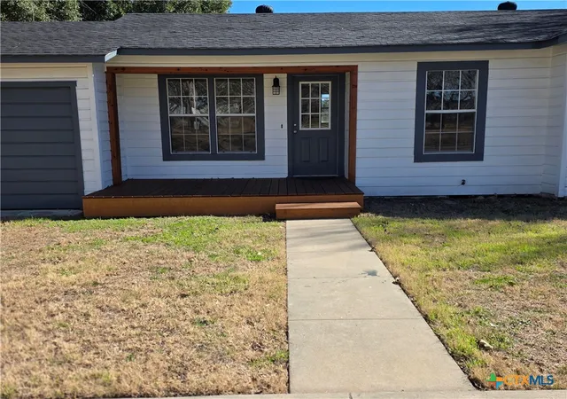 Photo 2 of Single family home for sale at 116 E 14th Street, Shiner, TX 77984 | MLS# 610736 | Listing updated on 2026-07-15