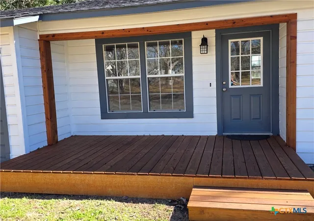 Photo 3 of Single family home for sale at 116 E 14th Street, Shiner, TX 77984 | MLS# 610736 | Listing updated on 2026-07-15