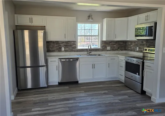 Photo 4 of Single family home for sale at 116 E 14th Street, Shiner, TX 77984 | MLS# 610736 | Listing updated on 2026-07-15