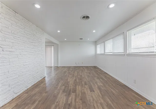 Photo 3 of Single family home for sale at 1129 Chippendale Dr, Killeen, TX 76549 | MLS# 610982 | Listing updated on 2026-07-10