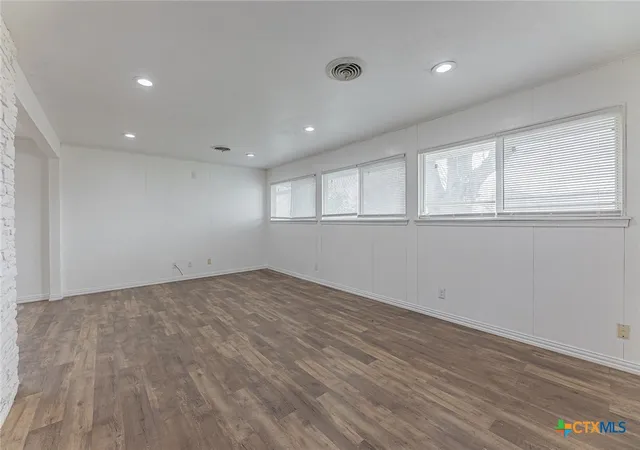 Photo 3 of Single family home for sale at 1129 Chippendale Dr, Killeen, TX 76549 | MLS# 610982 | Listing updated on 2026-07-10