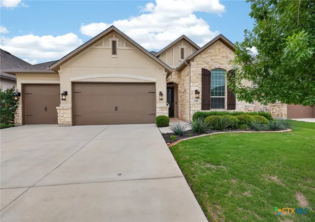 2nd image of 1435 Oaklawn Dr, New Braunfels, TX 78132 | MLS# 610695