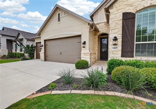 34th image of 1435 Oaklawn Dr, New Braunfels, TX 78132 | MLS# 610695