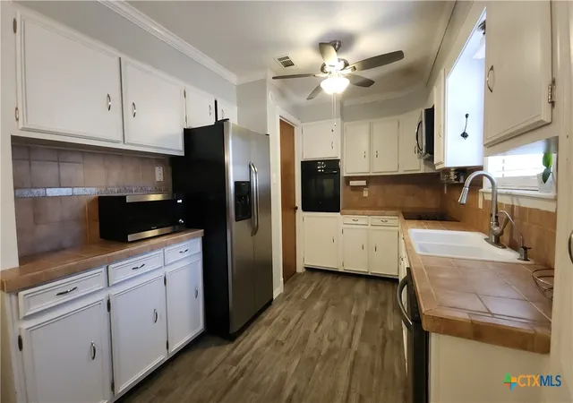 Photo 4 of Sale Pending at 204 Cherokee Ln, Victoria, TX 77901 | MLS# 611040 | Listing updated on 2026-07-22