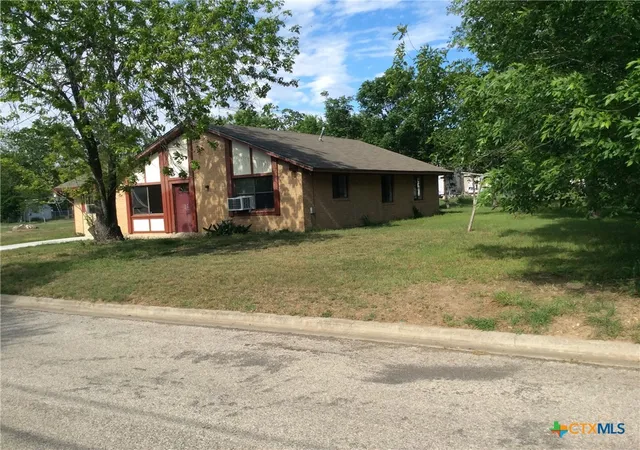 1st image of 606 Woodworth St, Cuero, TX 77954 | MLS# 610781