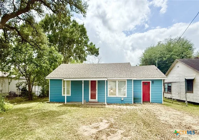 1st image of 607 S East St, Edna, TX 77957 | MLS# 611050