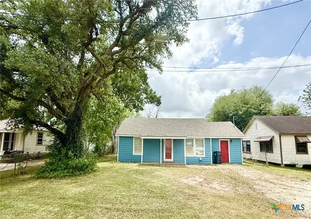 2nd image of 607 S East St, Edna, TX 77957 | MLS# 611050