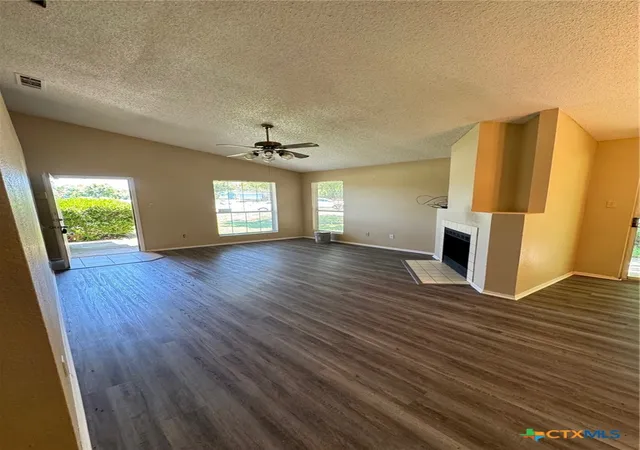 Photo 3 of Single family home for sale at 3711 Valley Frg Dr, Killeen, TX 76543 | MLS# 610919 | Listing updated on 2026-05-26