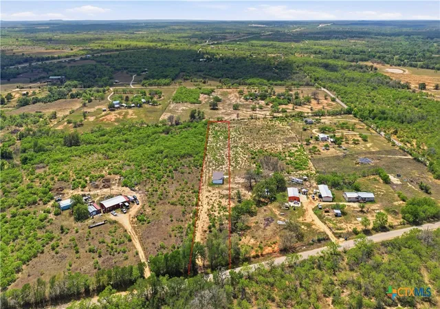 3rd image of 950 Highsmith Rd, Luling, TX 78648 | MLS# 611191