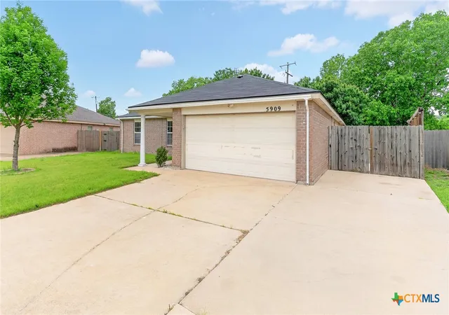 Homes for sale in Killeen, TX | 5909 Medina Dr, Killeen, TX 76542 | MLS# 611166