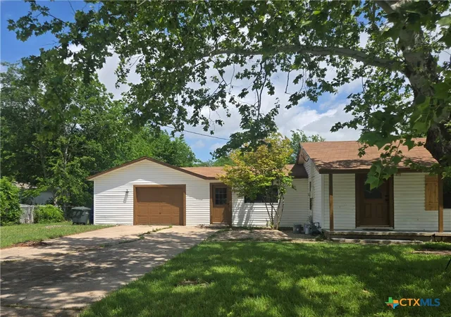 3rd image of 101 E Halstead Ave, Copperas Cove, TX 76522 | MLS# 611294