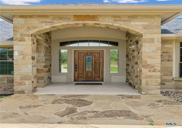 2nd image of 107 Oakview Dr, Floresville, TX 78114 | MLS# 611304