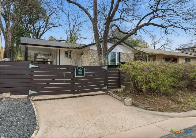 2nd image of 2905 Brinwood Ave, Austin, TX 78704 | MLS# 611314