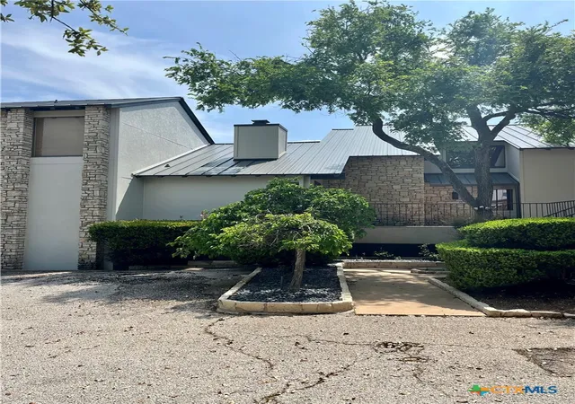 Homes for sale in Horseshoe Bay, TX | 103 Island Dr #8, Horseshoe Bay, TX 78657 | MLS# 611375