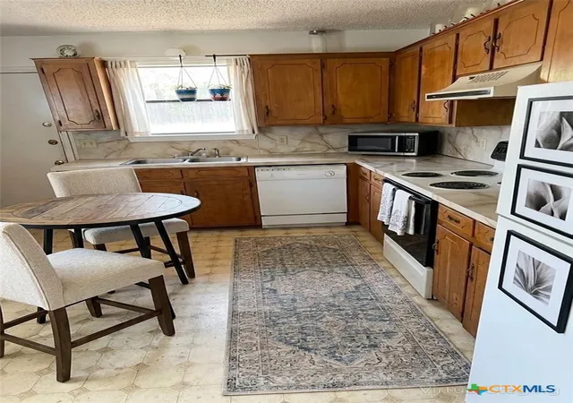 4th image of 211 Horseshoe Dr, Copperas Cove, TX 76522 | MLS# 610963