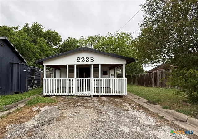1st image of 223 N Benavides St #B, Port Lavaca, TX 77979 | MLS# 611436