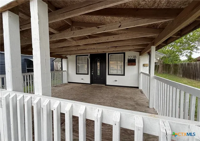 5th image of 223 N Benavides St #B, Port Lavaca, TX 77979 | MLS# 611436