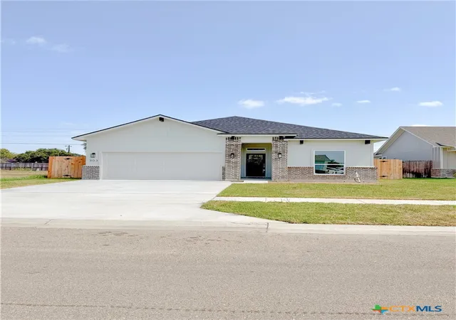 Photo 2 of Single family home for sale at 303 Cobble Stone Ct, Victoria, TX 77904 | MLS# 611548 | Listing updated on 2026-09-21