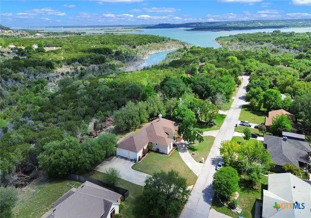 Photo 3 of Single family home for sale at 3112 Oakridge Blvd, Harker Heights, TX 76548 | MLS# 611490 | Listing updated on 2026-05-13