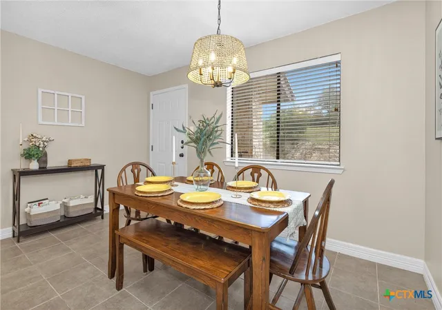 Listing Photo 5 - Condo for sale in building located at 1226 Cougar Dr, Canyon Lake, TX 78133 - Unit #15
