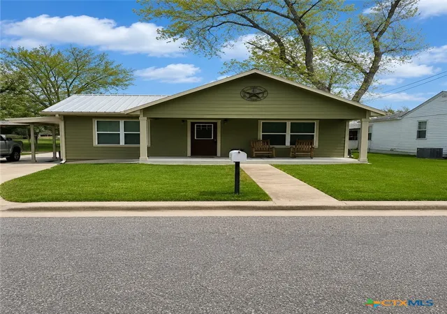 Photo 1 of Single family home for sale at 310 N La Grange St, Hallettsville, TX 77964 | MLS# 611862 | Listing updated on 2026-07-21