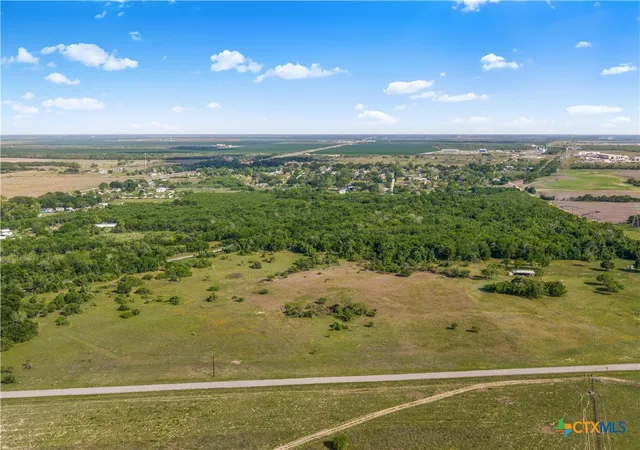 Photo 1 of Land for sale at 417 Old Bloomington Rd, Victoria, TX 77905 | MLS# 611829 | Listing updated on 2026-04-26