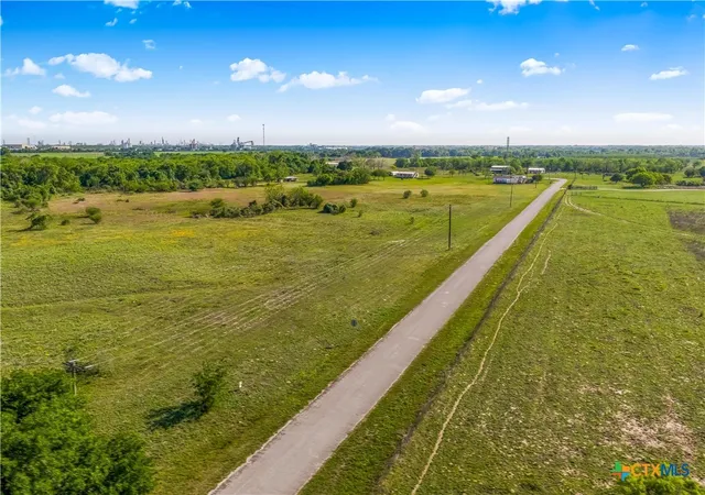 Photo 2 of Land for sale at 417 Old Bloomington Rd, Victoria, TX 77905 | MLS# 611829 | Listing updated on 2026-04-26
