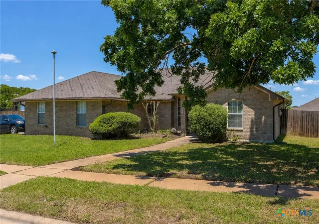2nd image of 910 Northern Dancer Dr, Copperas Cove, TX 76522 | MLS# 611537