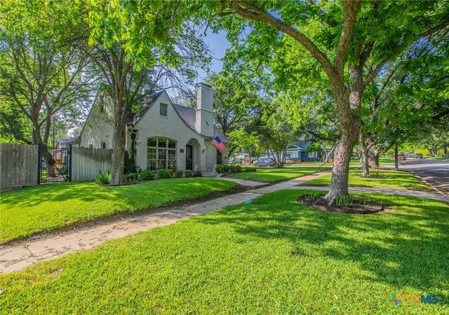 2nd image of 1120 N 13th St, Temple, TX 76501 | MLS# 611924