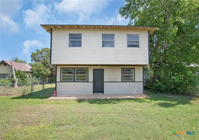 Homes for sale in Lampasas, TX | 1210 Cloud St, Lampasas, TX 76550 | MLS# 611992