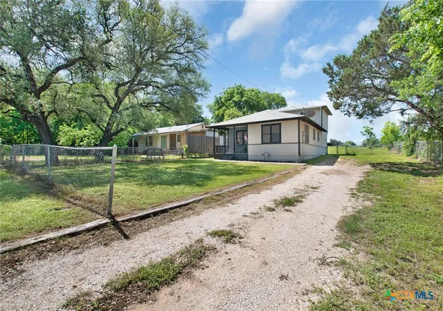 Homes for sale in Lampasas, TX | 1210 Cloud St, Lampasas, TX 76550 | MLS# 611992