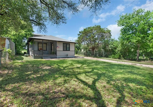 Homes for sale in Lampasas, TX | 1210 Cloud St, Lampasas, TX 76550 | MLS# 611992