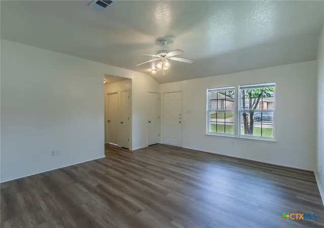 Photo 4 of Sale Pending at 519 E Victory Ave, Temple, TX 76501 | MLS# 611597 | Listing updated on 2026-07-27