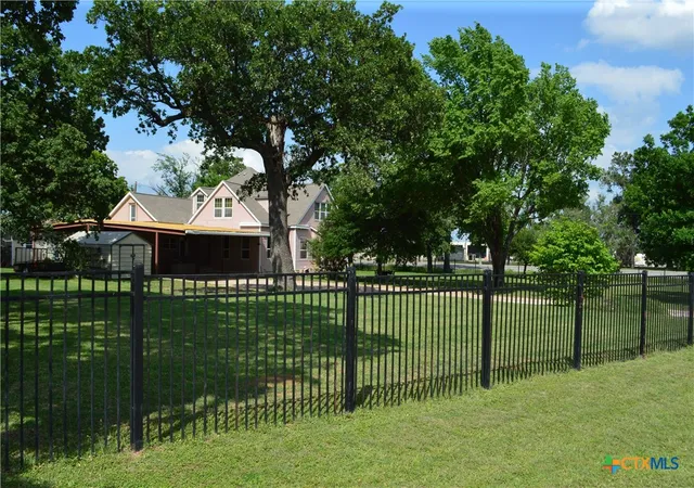 Homes for sale in Cameron, TX | 3202 N Travis Ave, Cameron, TX 76520 | MLS# 612100