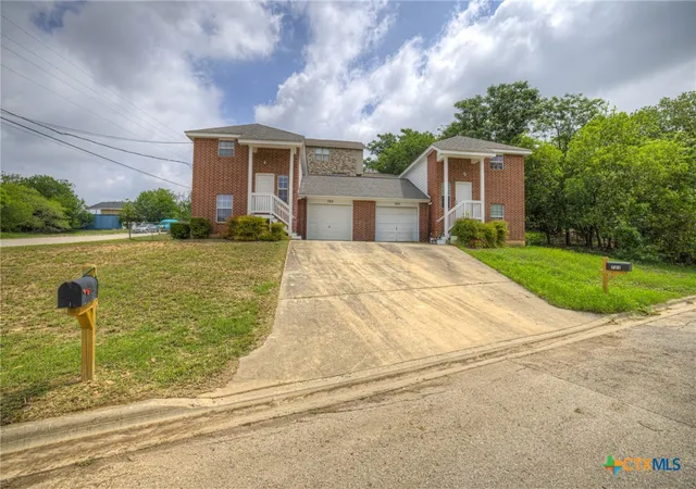2nd image of 723 Woodcrest Cir, New Braunfels, TX 78130 | MLS# 612195