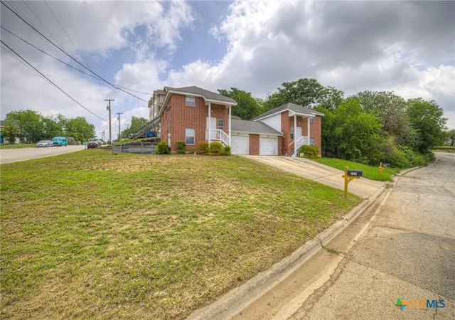 3rd image of 723 Woodcrest Cir, New Braunfels, TX 78130 | MLS# 612195