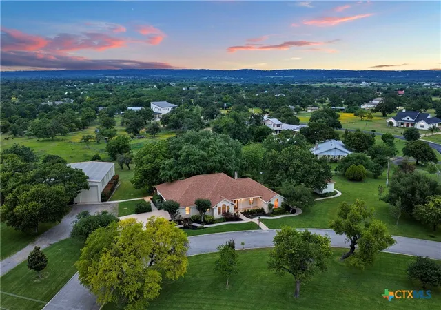 2nd image of 406 Ancient Oaks Dr, Marble Falls, TX 78654 | MLS# 612213