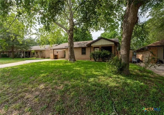 Photo 3 of Sale Pending at 903 Mimosa Dr, Lockhart, TX 78644 | MLS# 612202 | Listing updated on 2026-08-01