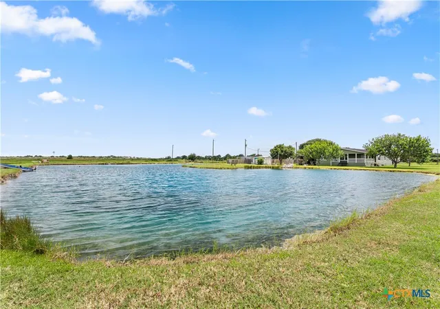 4th image of 1845 Royal Rd, Port Lavaca, TX 77979 | MLS# 611907