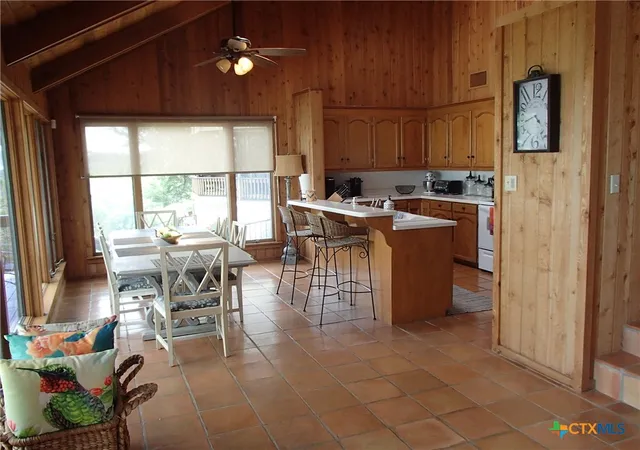 4th image of 1603 W Lakeside Dr Dr, Canyon Lake, TX 78133 | MLS# 612011