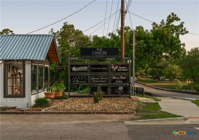 1st image of 209 S Main St, Salado, TX 76571 | MLS# 612378