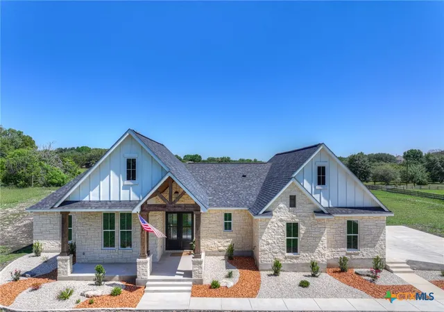 3rd image of 110 Lake Village Rd, Seguin, TX 78155 | MLS# 612401