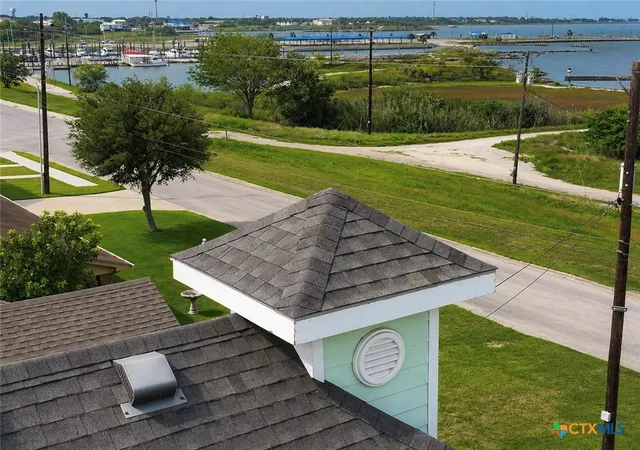 2nd image of 417 & 419 S Commerce St, Port Lavaca, TX 77979 | MLS# 612027