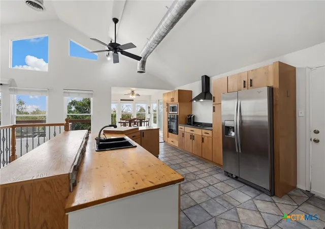 Photo 4 of Single family home for sale at 315 N Scenic Loop, Canyon Lake, TX 78133 | MLS# 612490 | Listing updated on 2026-06-29