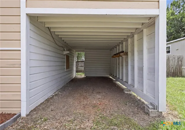 4th image of 1605 E Mistletoe Ave, Victoria, TX 77901 | MLS# 612399
