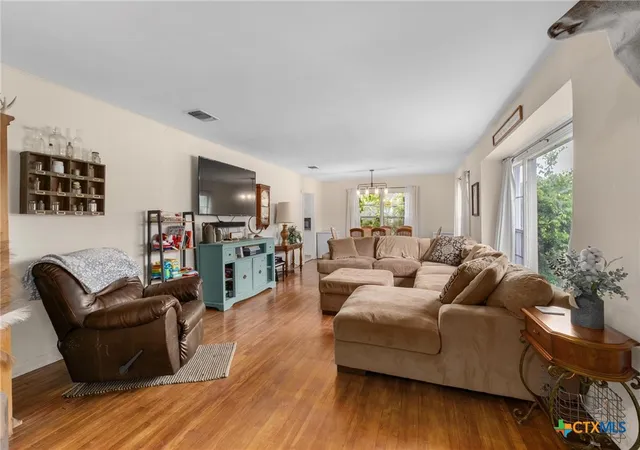5th image of 908 S Laurel Ave, Luling, TX 78648 | MLS# 612541