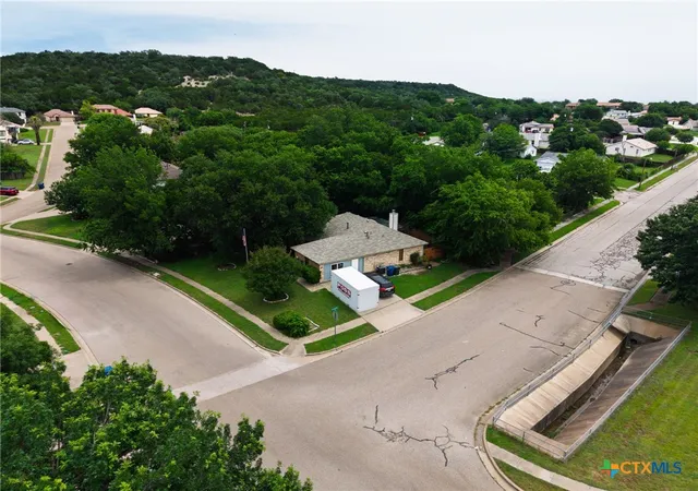 2nd image of 302 W Anderson Ave, Copperas Cove, TX 76522 | MLS# 612532