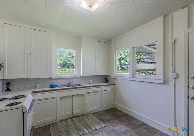 Photo 3 of Single family home for sale at 1303 S 15th Street, Temple, TX 76504 | MLS# 612573 | Listing updated on 2026-06-17