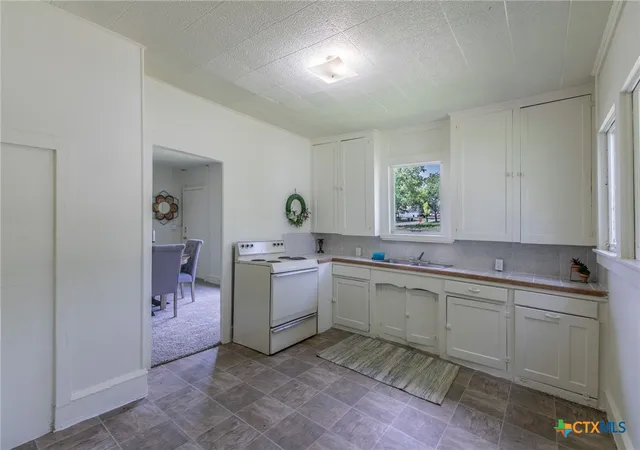 Photo 4 of Single family home for sale at 1303 S 15th Street, Temple, TX 76504 | MLS# 612573 | Listing updated on 2026-06-17