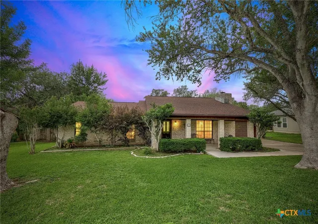 2nd image of 150 Oak Creek Cir, Luling, TX 78648 | MLS# 612570